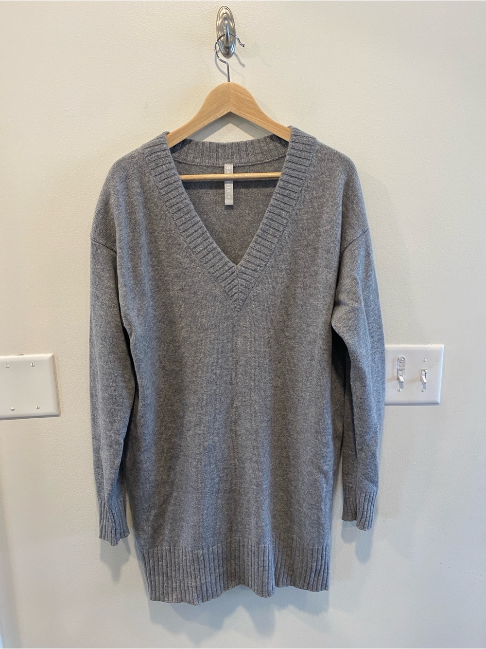 Athleta Women’s Wool Cashmere V-Neck Tunic Sweater medium oversized